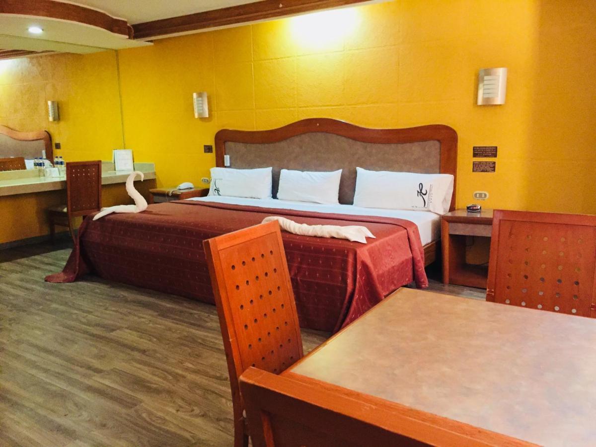 Hotel California Mexico By Eksteriør billede